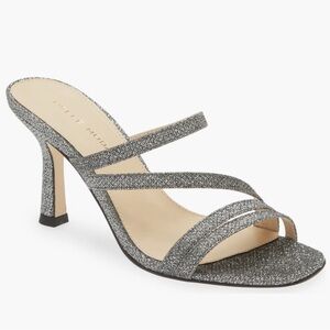 Heels with glitter-flooded straps